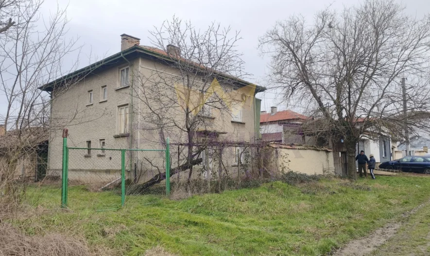 🏡 КЪЩА С ГОЛЯМ ДВОР И СТОПАНСКИ ПОСТРОЙКИ | гр. Смядово | на 20 км от Шумен -  - снимка 4 - Имоти Премиер