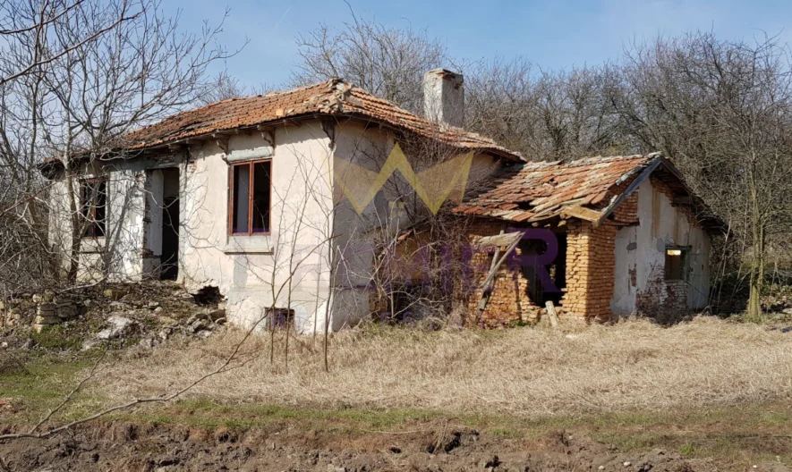 Къща с Голям Двор с.Видно -  - снимка 1 - Имоти Премиер