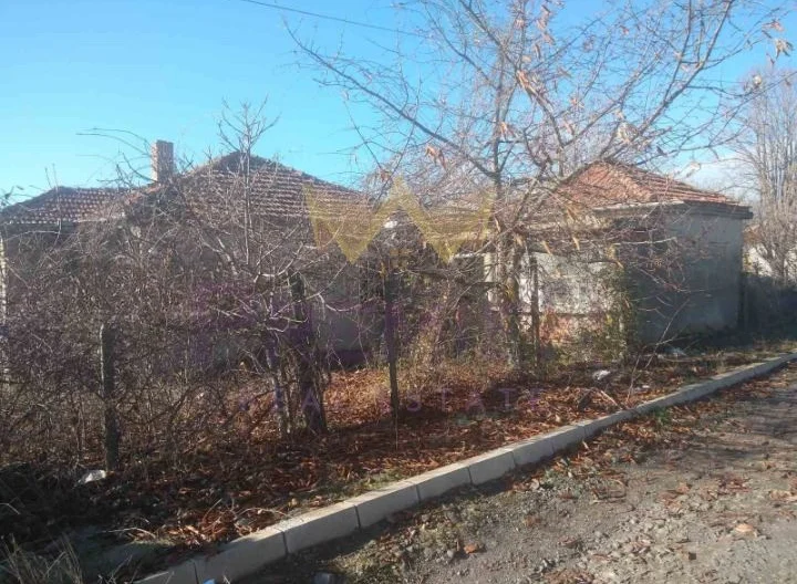 Къща с голям двор в кв. Каменар, община Поморие -  - снимка 1 - Имоти Премиер