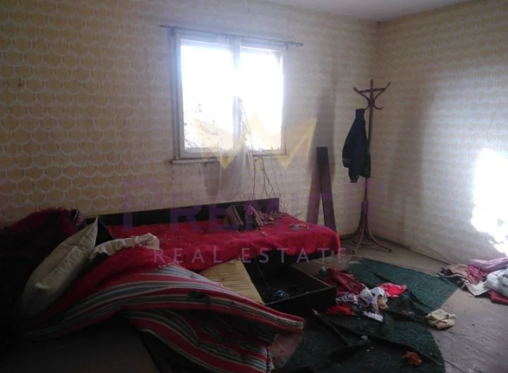 Къща с голям двор в кв. Каменар, община Поморие -  - снимка 9 - Имоти Премиер