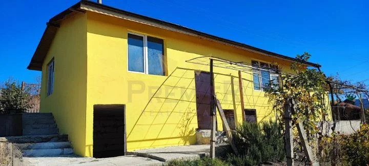 Къща с лозе и две сонди в гр. Българово – м. Лозницата: Панорама, чист въздух и огромен потенциал! -  - снимка 1 - Имоти Премиер