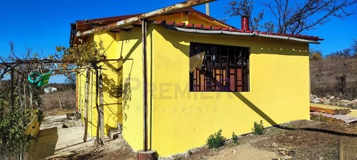 Къща с лозе и две сонди в гр. Българово – м. Лозницата: Панорама, чист въздух и огромен потенциал! -  - снимка 3 - Имоти Премиер