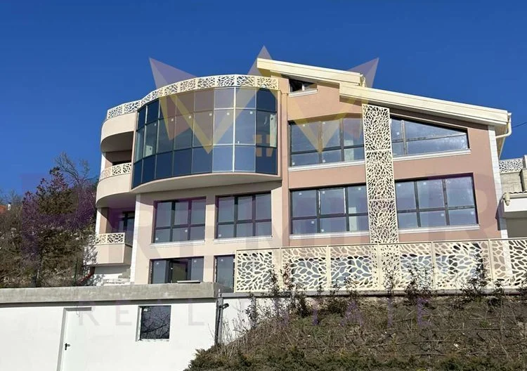 къща с морска панорама гр.Варна -  - снимка 1 - Имоти Премиер