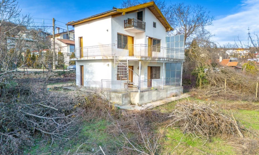 Къща с морска панорама в гр. Балчик – ТОП локация с гледка към Албена! -  - снимка 1 - Имоти Премиер