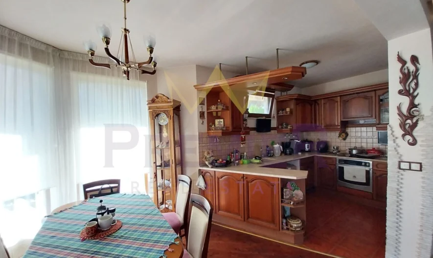 Къща с морска панорама в кв. Виница - - снимка 3 - Имоти Премиер