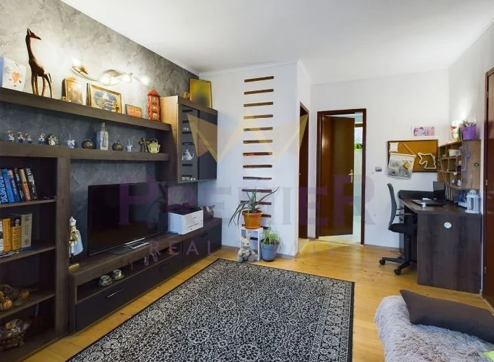 Къща с морска панорама в кв. Виница - - снимка 8 - Имоти Премиер