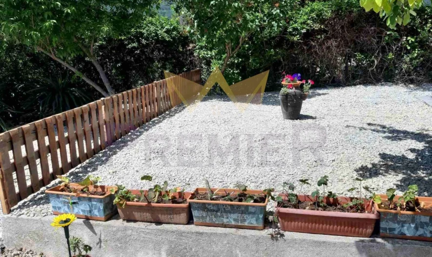 Къща с нескриваема морска панорама, с просторен двор и изключителна локация на в.з. Белите Скали в гр. Балчик, обл. Добрич -  - снимка 18 - Имоти Премиер