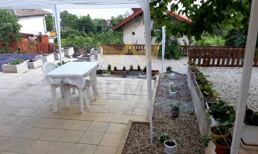 Къща с нескриваема морска панорама, с просторен двор и изключителна локация на в.з. Белите Скали в гр. Балчик, обл. Добрич -  - снимка 19 - Имоти Премиер