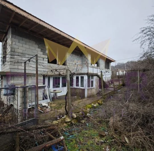 Къща с просторен двор и изключителна локация в м-т Манастирски рид, гр. Варна -  - снимка 3 - Имоти Премиер