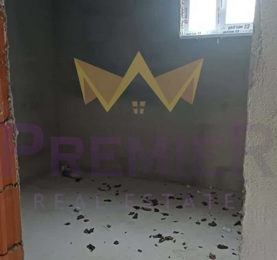 Къща с просторен двор и отлична локация в гр. Долни чифлик, обл. Варна - - снимка 4 - Имоти Премиер