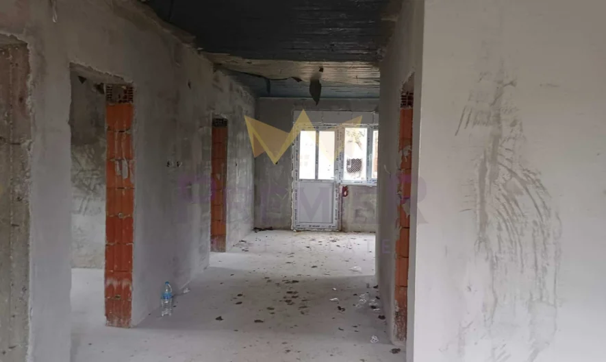 Къща с просторен двор и отлична локация в гр. Долни чифлик, обл. Варна - - снимка 6 - Имоти Премиер