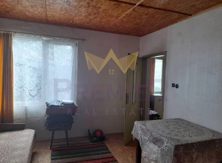 Къща с просторен двор и отлична локация в с. Разделна, обл. Варна - - снимка 3 - Имоти Премиер