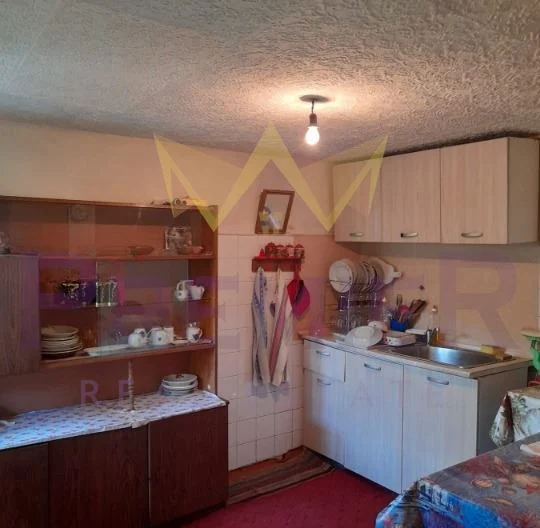 Къща с просторен двор и отлична локация в с. Разделна, обл. Варна - - снимка 5 - Имоти Премиер