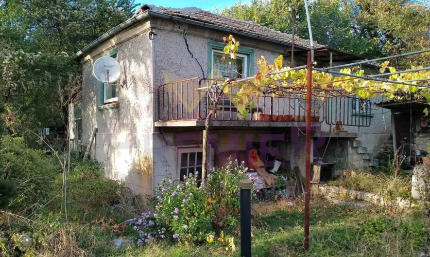 КЪЩА с. Радево -  - снимка 1 - Имоти Премиер