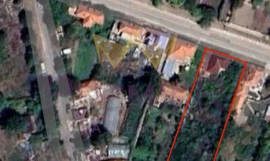 Къща с равен двор и отличен достъп в с. Златина, общ. Провадия, обл. Варна -  - снимка 2 - Имоти Премиер