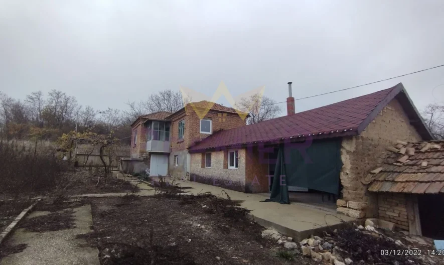 Къща с РЗП 240 кв.м. и двор 1550 кв.м. село Щипско - - снимка 15 - Имоти Премиер