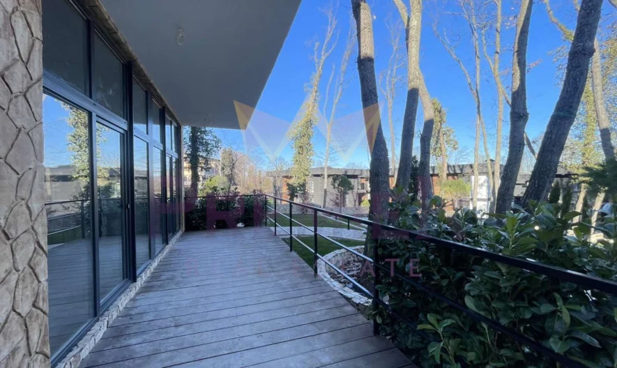 Къща с три спални – Ален мак -  - снимка 1 - Имоти Премиер