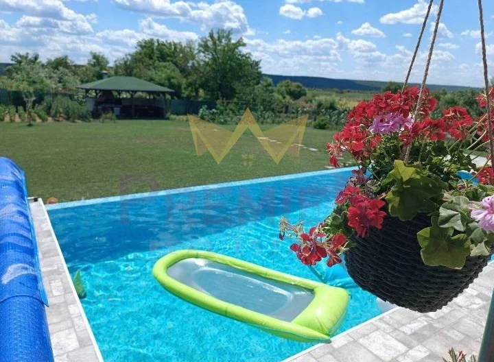 Къща с три спални и басейн с. Тръстиково -  - снимка 12 - Имоти Премиер