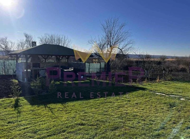 Къща с три спални и басейн с. Тръстиково -  - снимка 13 - Имоти Премиер