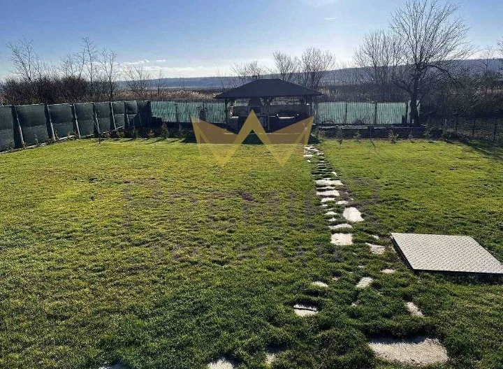 Къща с три спални и басейн с. Тръстиково -  - снимка 14 - Имоти Премиер