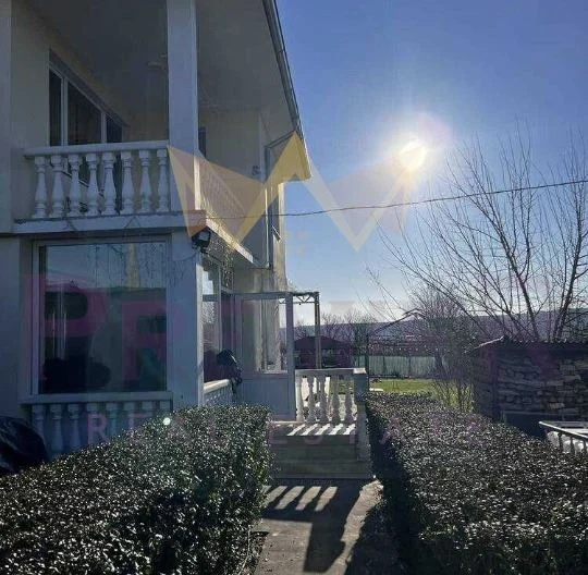 Къща с три спални и басейн с. Тръстиково -  - снимка 6 - Имоти Премиер