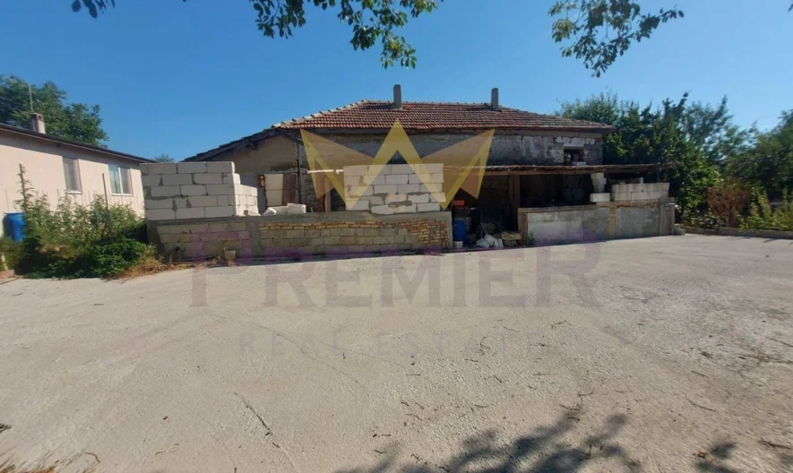 Къща с в с. Зорница, област Варна -  - снимка 2 - Имоти Премиер