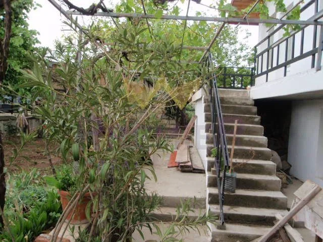 Къща с.Бенковски  – РЗП 285 –  двор 1200 кв.м. -  - снимка 8 - Имоти Премиер