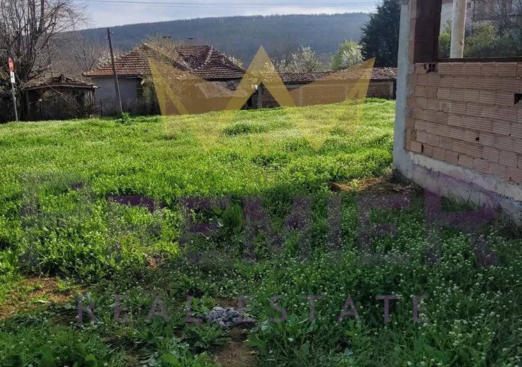 къща с.Юнец 400 кв м, с парцел 776 кв.м Цена -130000евро - - снимка 11 - Имоти Премиер