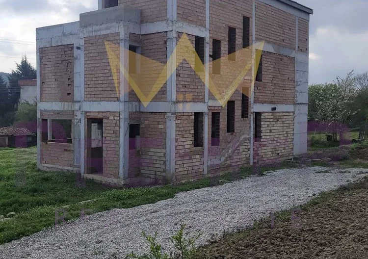 къща с.Юнец 400 кв м, с парцел 776 кв.м Цена -130000евро - - снимка 4 - Имоти Премиер