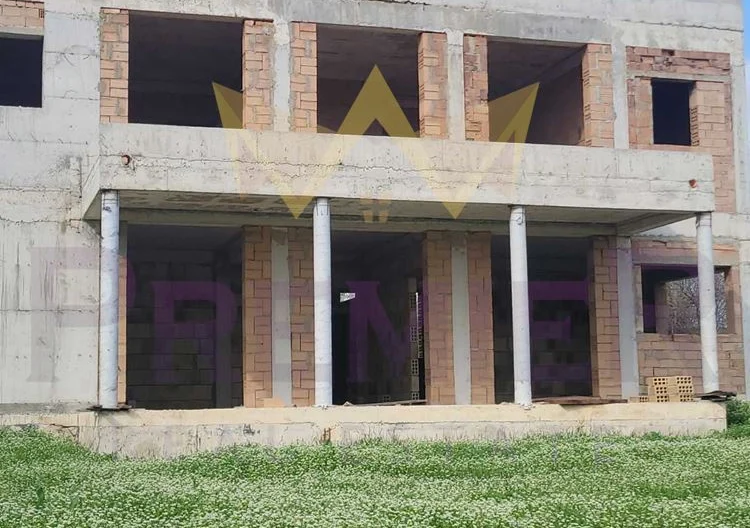 къща с.Юнец 400 кв м, с парцел 776 кв.м Цена -130000евро - - снимка 5 - Имоти Премиер