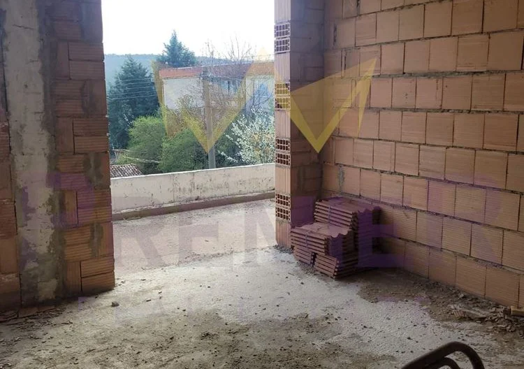 къща с.Юнец 400 кв м,  с  парцел 776 кв.м Цена -130000евро -  - снимка 5 - Имоти Премиер