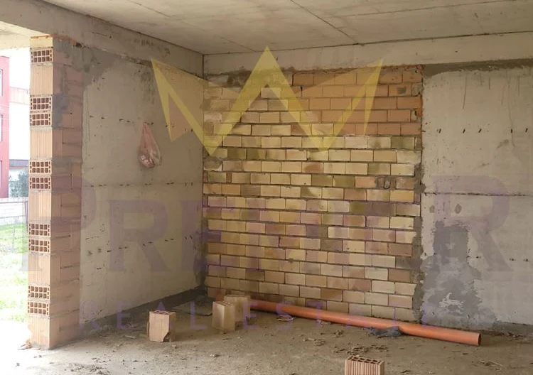 къща с.Юнец 400 кв м, с парцел 776 кв.м Цена -130000евро - - снимка 8 - Имоти Премиер