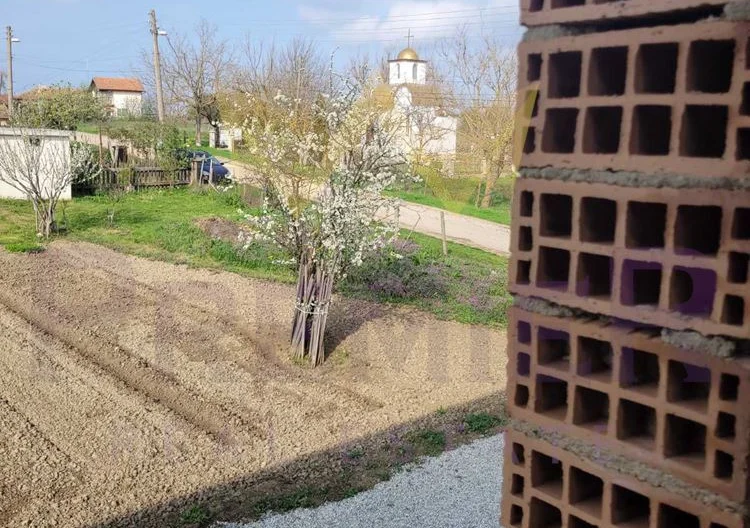 къща с.Юнец 400 кв м,  с  парцел 776 кв.м Цена -130000евро -  - снимка 9 - Имоти Премиер