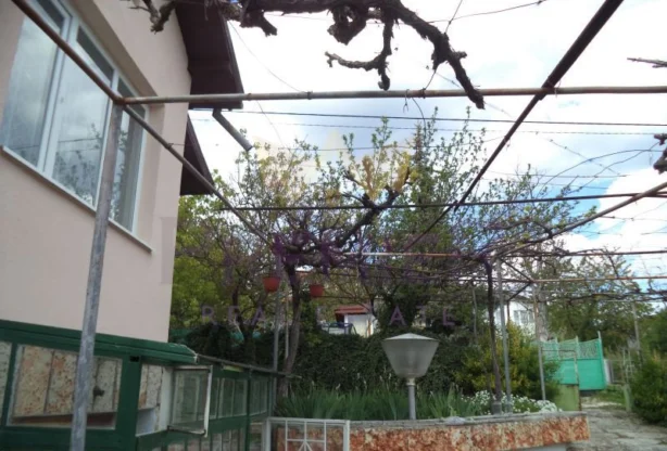 Агенция за недвижими имоти - Имоти Премиер - имот - 993814, Цена: 105000 EUR