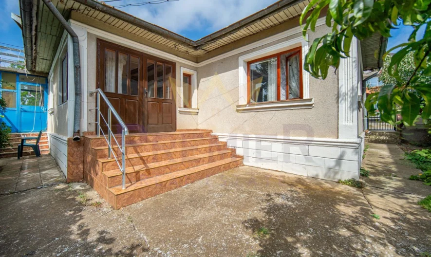 Къща в гр. Балчик -  - снимка 1 - Имоти Премиер