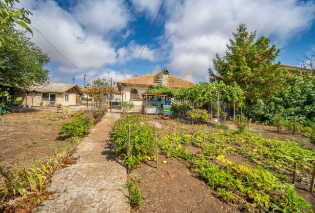 Агенция за недвижими имоти - Имоти Премиер - имот - 1060183, Цена: 130000 EUR