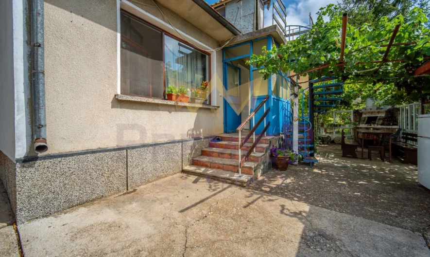 Къща в гр. Балчик -  - снимка 2 - Имоти Премиер