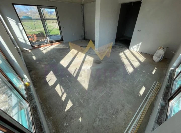 Къща в гр. Костинброд -  - снимка 11 - Имоти Премиер