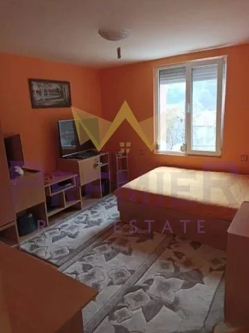 Къща в гр. Кричим -  - снимка 13 - Имоти Премиер