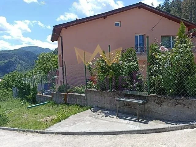 Къща в гр. Кричим -  - снимка 5 - Имоти Премиер