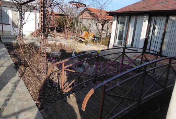 Агенция за недвижими имоти - Имоти Премиер - имот - 973800, Цена: 195000 EUR