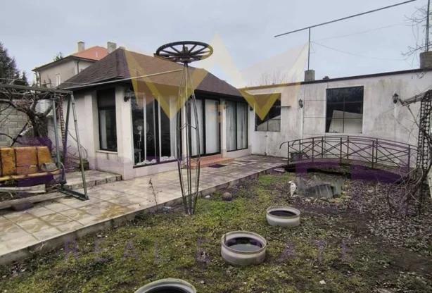 Агенция за недвижими имоти - Имоти Премиер - имот - 973800, Цена: 195000 EUR