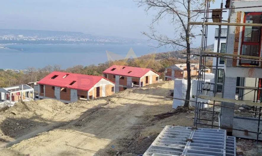 Къща в кв. Аспарухово -  - снимка 11 - Имоти Премиер