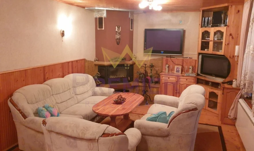 КЪЩА в кв.Бриз - - снимка 1 - Имоти Премиер