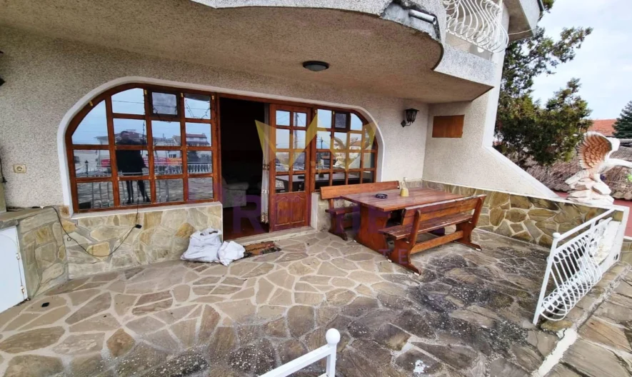 КЪЩА в кв.Бриз -  - снимка 15 - Имоти Премиер