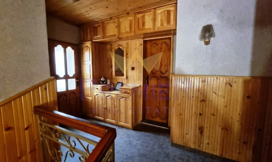 КЪЩА в кв.Бриз -  - снимка 18 - Имоти Премиер