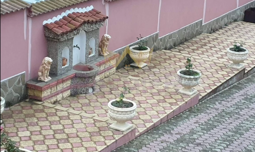 КЪЩА в кв.Бриз -  - снимка 8 - Имоти Премиер