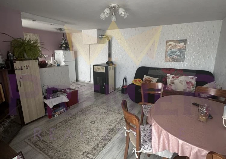 Къща в кв.Галата -  - снимка 1 - Имоти Премиер