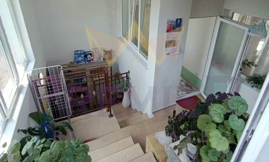 Къща в кв.Галата -  - снимка 17 - Имоти Премиер