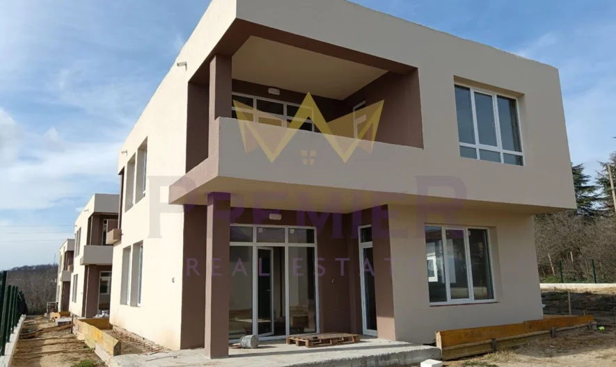 Къща в м-т Боровец - - снимка 1 - Имоти Премиер